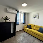 Apartman Pekasovi Seaview On A Beautiful Island Krapanj *