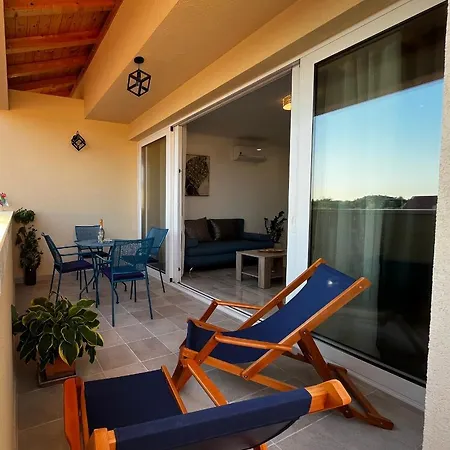 Pekasovi Seaview On A Beautiful Island Krapanj