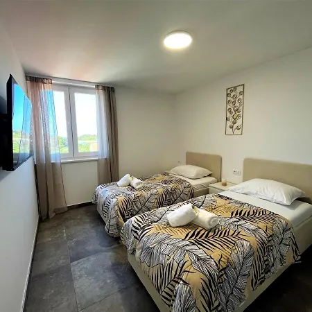 Apartment Pekasovi Seaview On A Beautiful Island Krapanj *