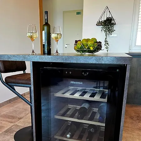 Pekasovi Seaview On A Beautiful Island Krapanj 希贝尼克