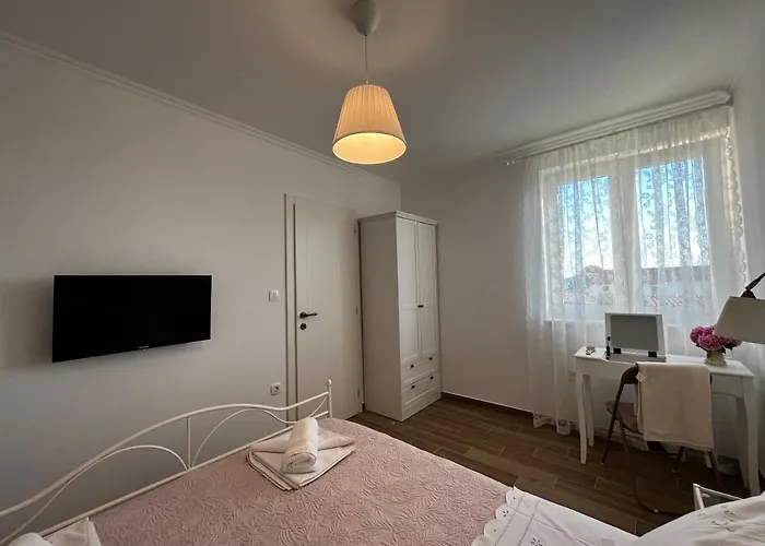 Pekasovi Seaview On A Beautiful Island Krapanj