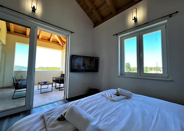 Pekasovi Seaview On A Beautiful Island Krapanj *