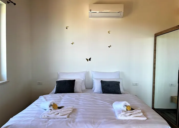 Pekasovi Seaview On A Beautiful Island Krapanj Apartment *