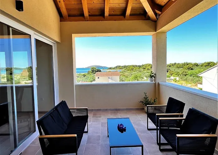 Pekasovi Seaview On A Beautiful Island Krapanj * שיבניק