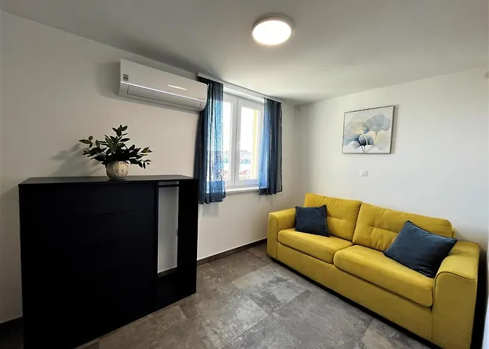 Apartment Pekasovi Seaview On A Beautiful Island Krapanj *