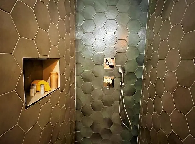 Pekasovi Seaview On A Beautiful Island Krapanj * שיבניק